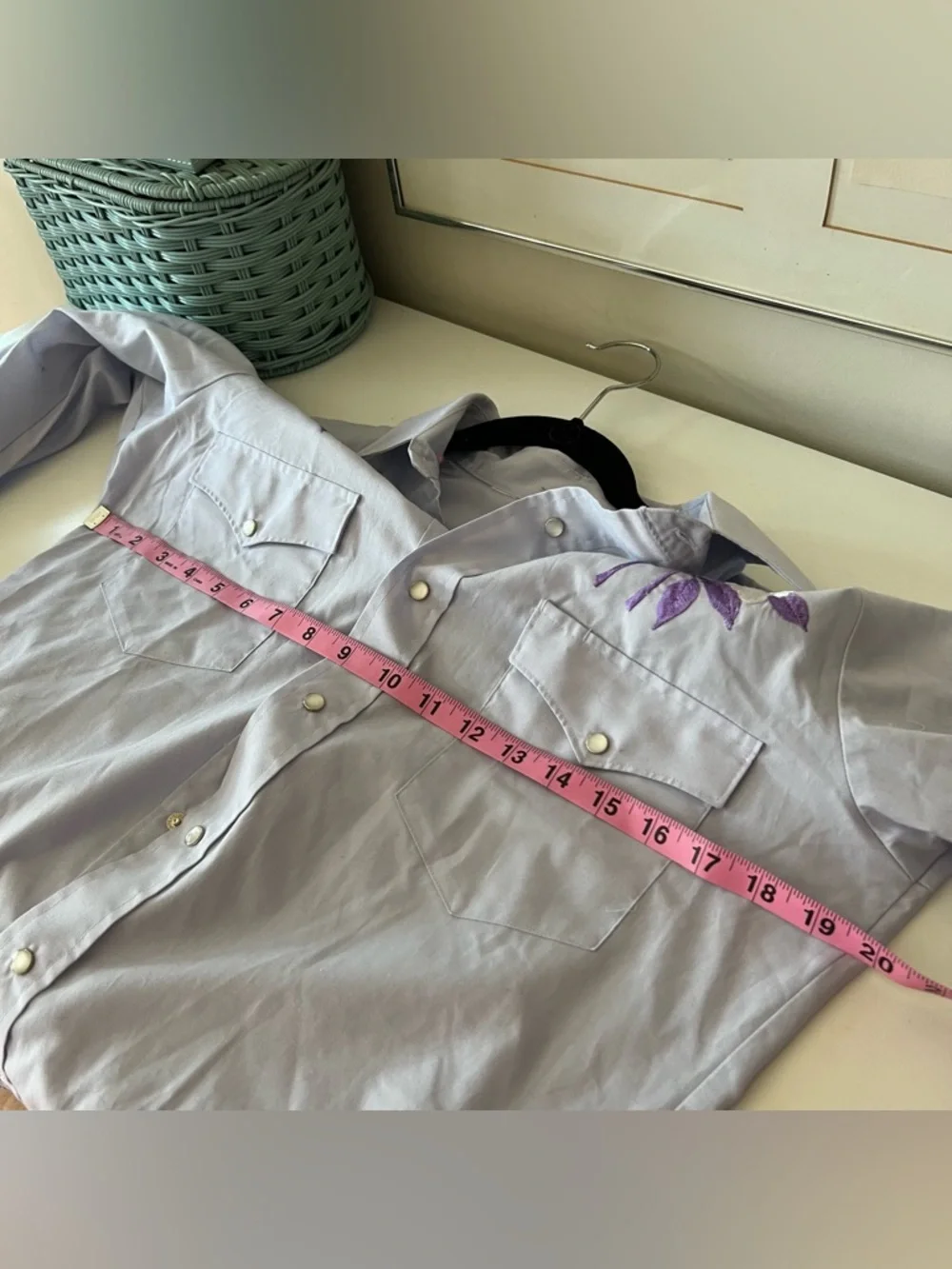 Vintage Karman Western Wear Button Down Short Floral Embroidery Mother of Pearl